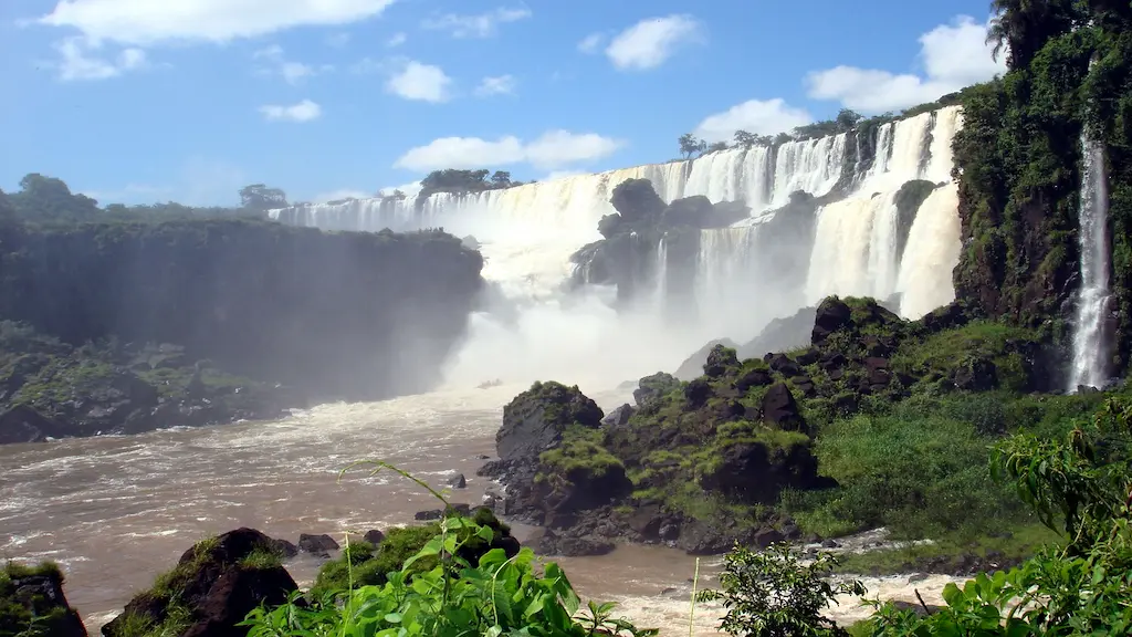 Iguazú Falls facts 