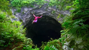san-luis-potosi-swallow-cave-jump
